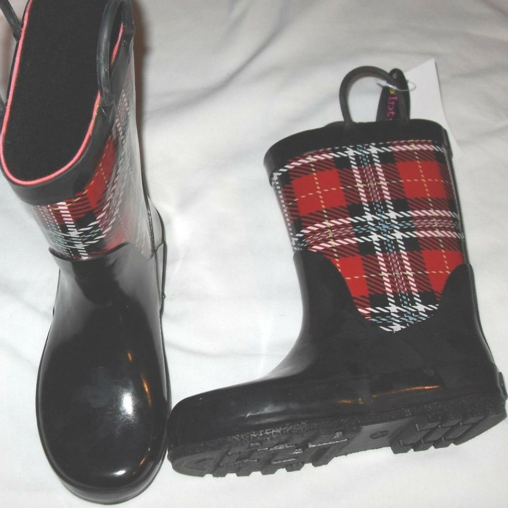 Boots girls sizes 11M or 13M new Intrigue rubber upper outsole black
